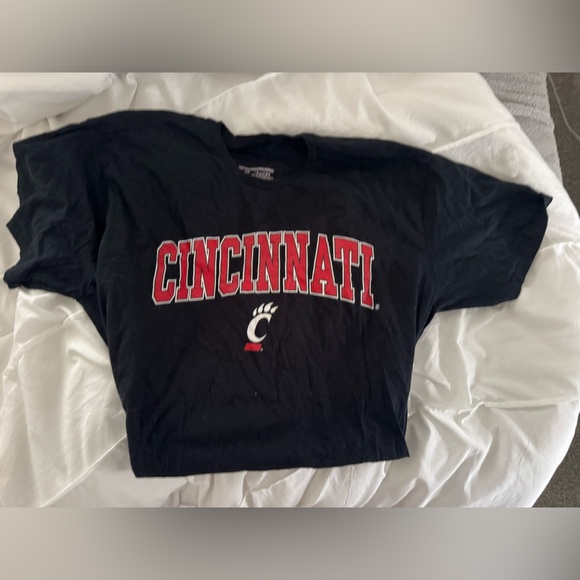 Cincinnati Bearcats Black Shoer Sleeve Tee - Picture 4 of 6